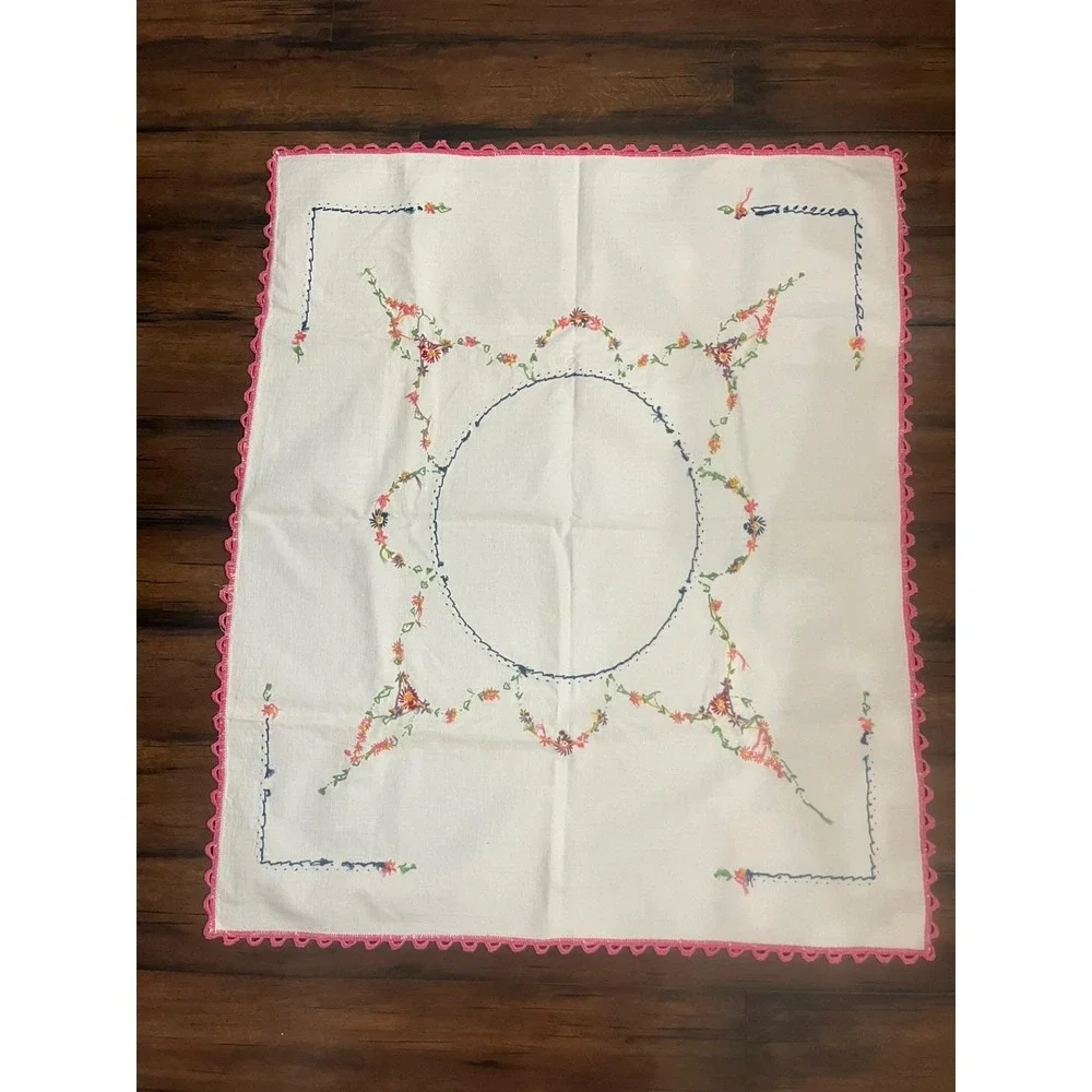 VTG‎ Cotton Tablecloth Embroidered Floral 31 X 37 handmade Farmhouse Cottagecore